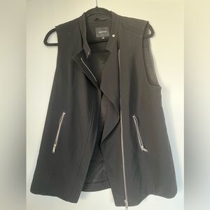 Aritzia // Babaton Black Vest